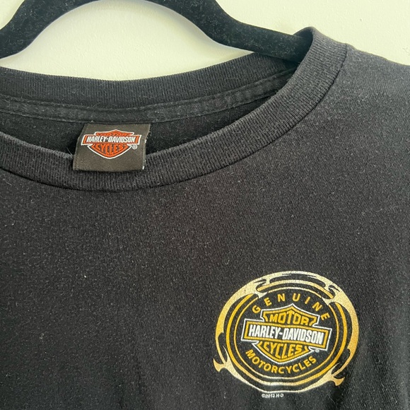 Vintage Harley-Davidson Black Tee with Gold Emblem - Picture 2 of 4
